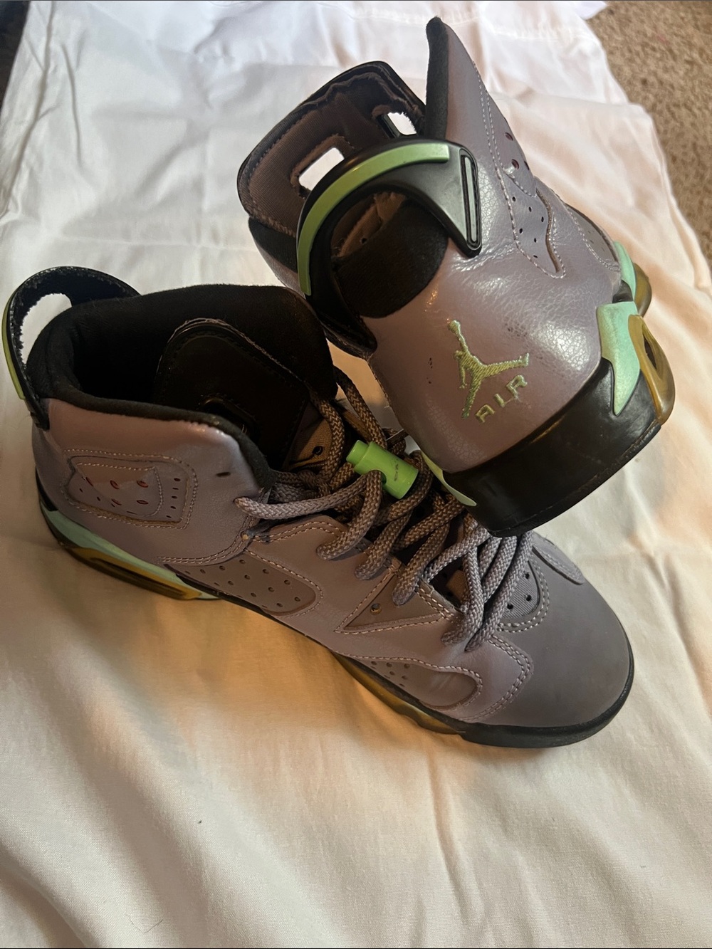 Jordan Kids High-Top Sneakers in Lavender with Mint Accents